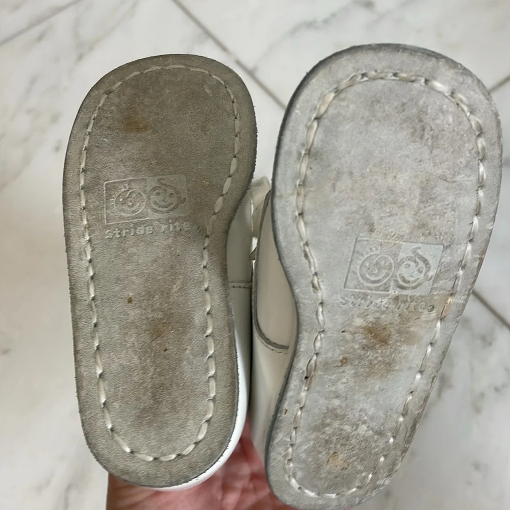 Stride Rite, traditional white leather baby infant shoe size 4.5 good condition - Picture 7 of 9